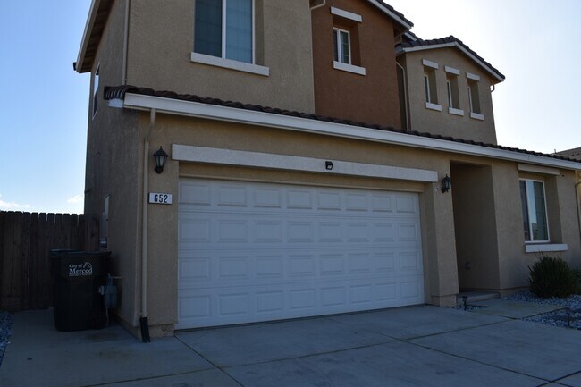 Building Photo - 652 Marybelle Dr