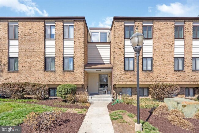 Foto del edificio - 4 Longstream Ct