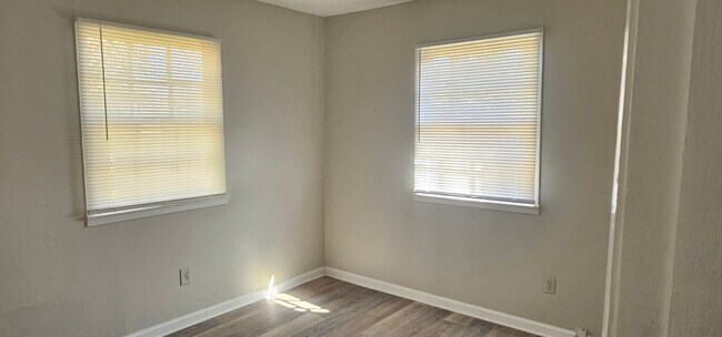 Foto del edificio - ***Ready to Move In****!! 3 Bedroom 1 Bath