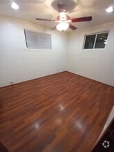 Building Photo - 2859 S Thrasher Ave