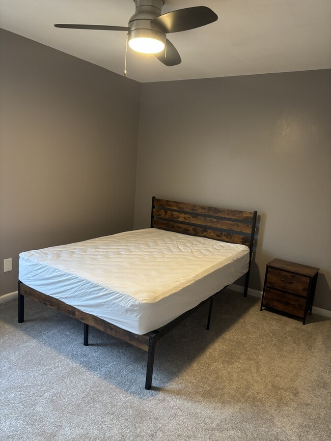 Photo - 559 Woodlawn Ave NW Apartment