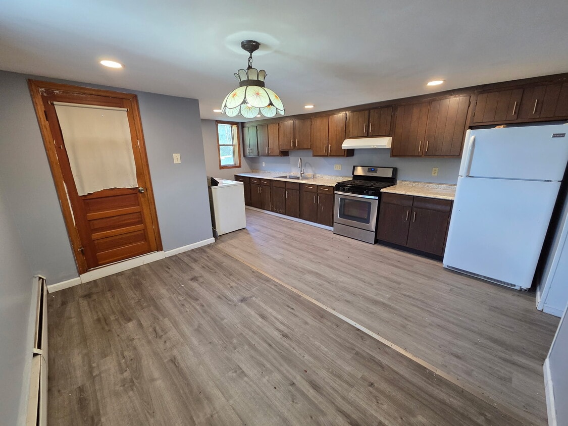 Foto principal - 408-410 E Main St