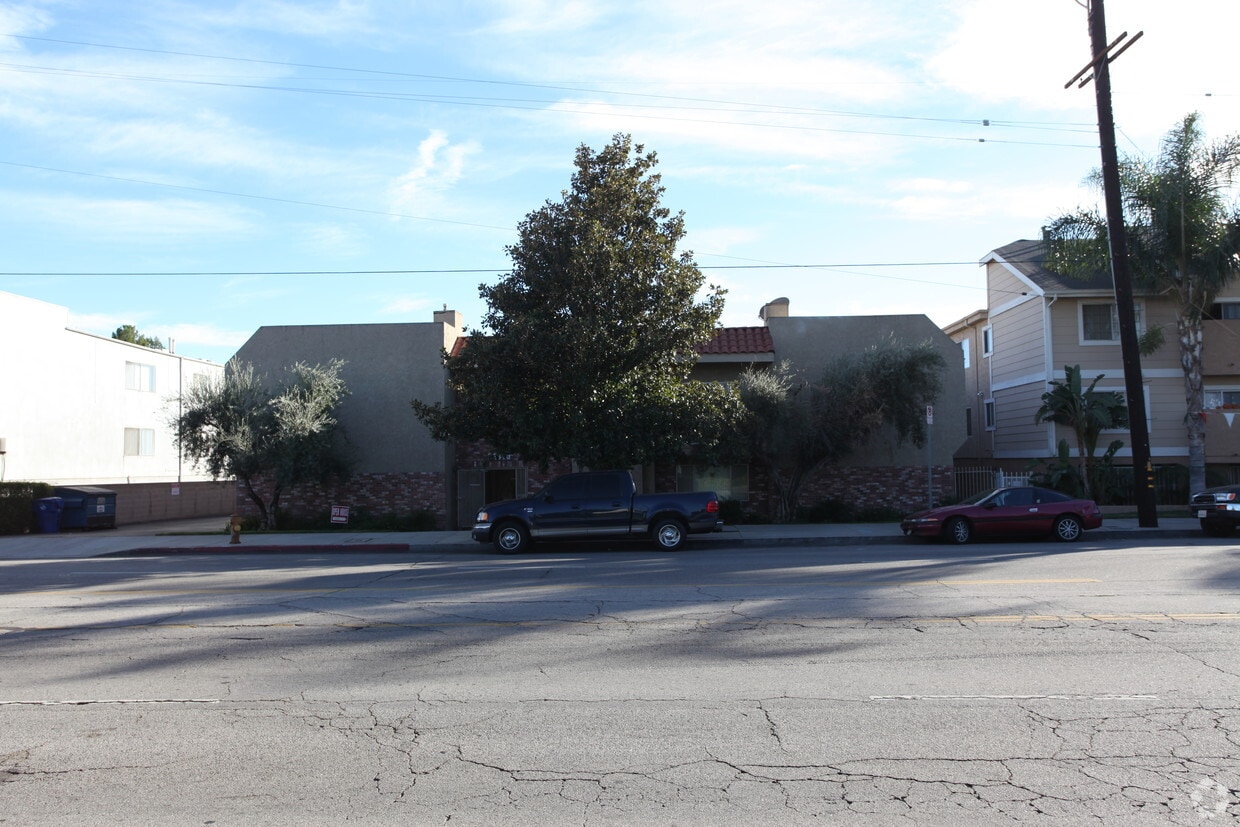 Building Photo - 21340 Parthenia St