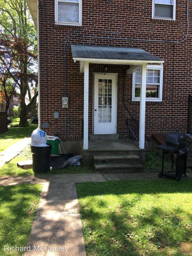 Foto del edificio - 4 br, 2 bath Room For Rent - 2415 Allen St