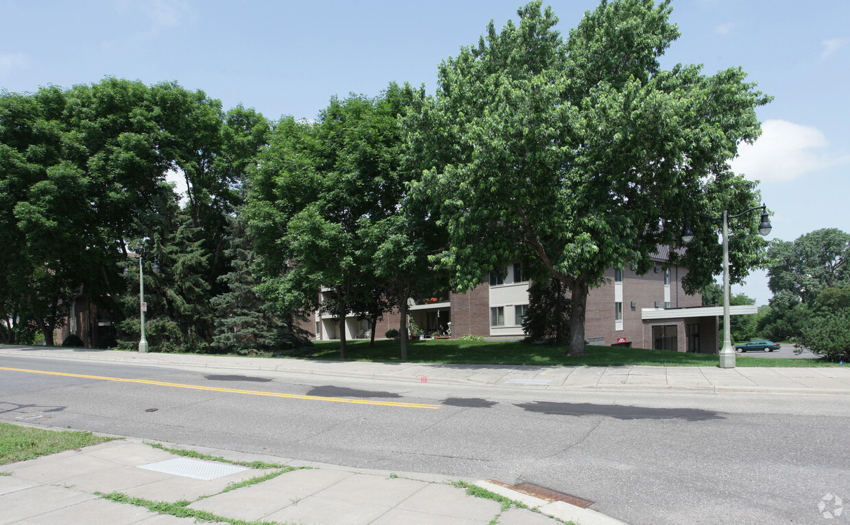 Foto del edificio - Wolfe Lake Apartments