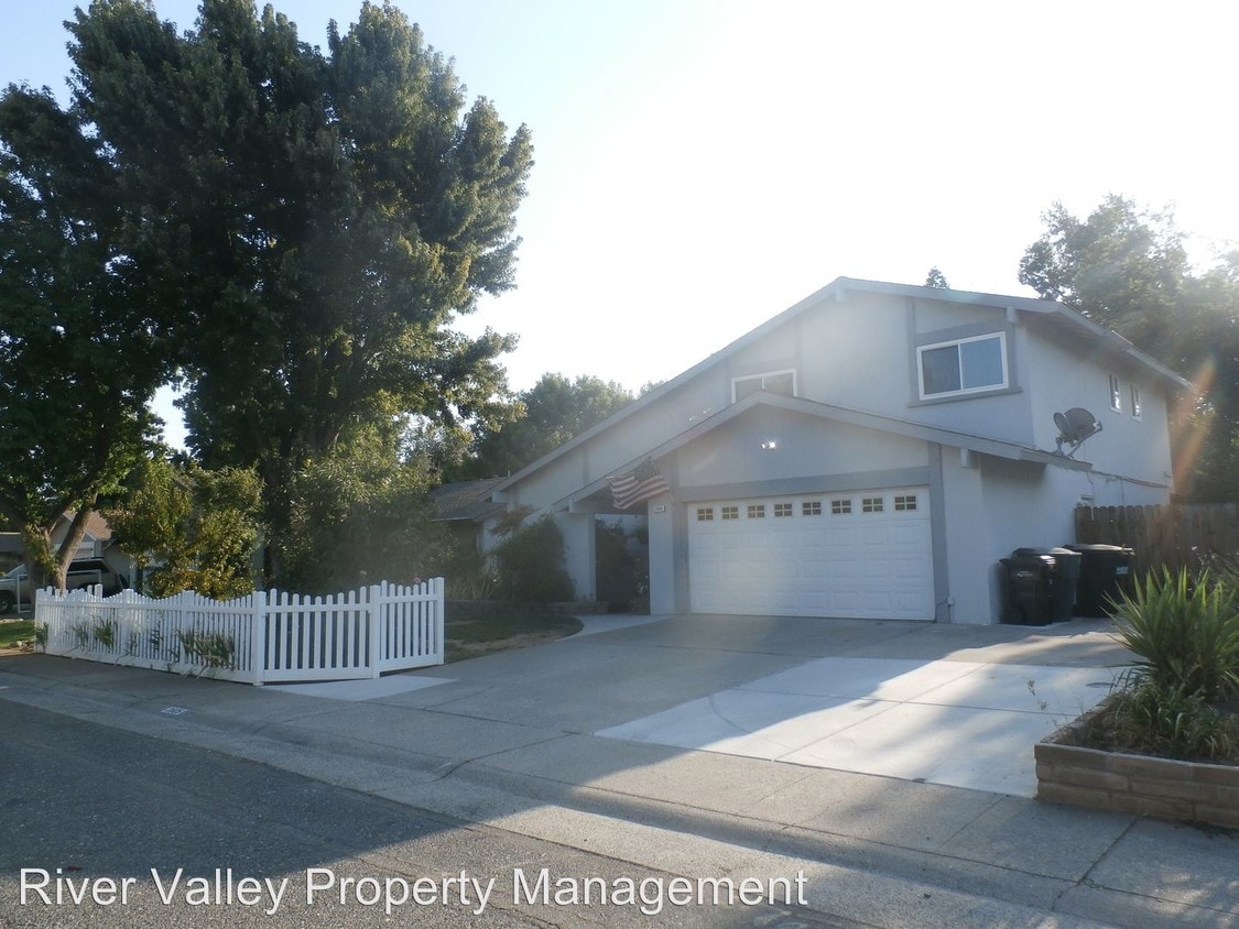 Primary Photo - 3 br, 2.5 bath House - 2805 Londonderry Drive