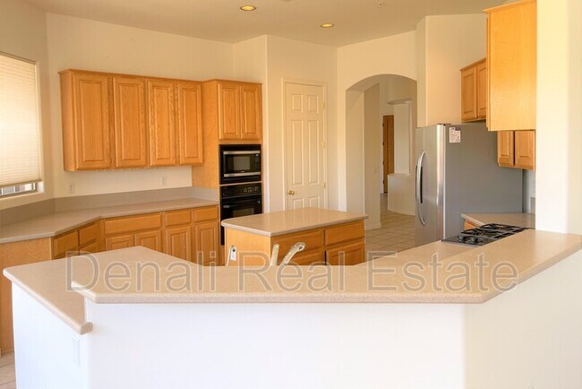 Foto del edificio - 9331 E Mark Ln