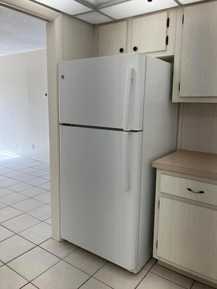 Building Photo - 2556 Dudley Dr E