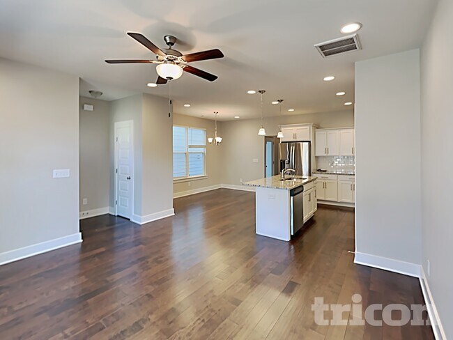 Building Photo - 1326 Sula Dr