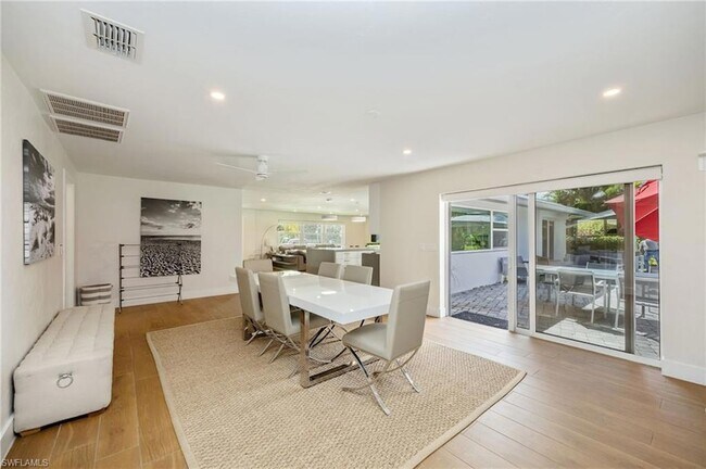 Foto del edificio - 409 Cypress Way E