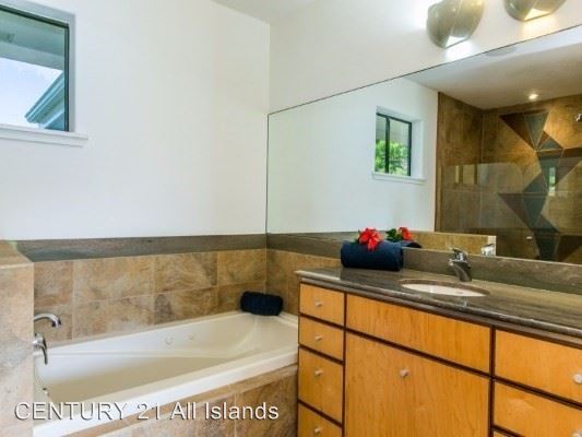 Building Photo - 5135 Iolani Pl