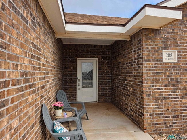 Building Photo - 208 Nonpareil Ln