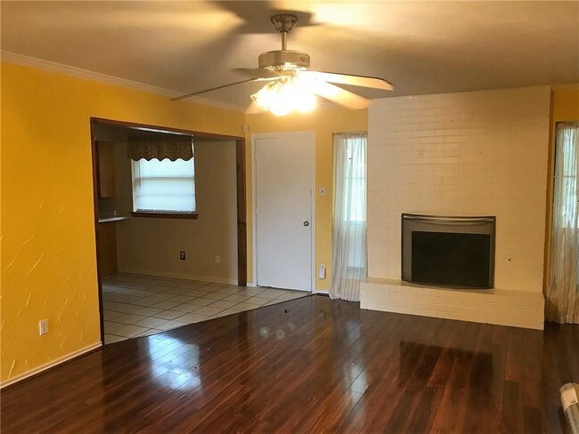 Building Photo - 7521 Lola Dr