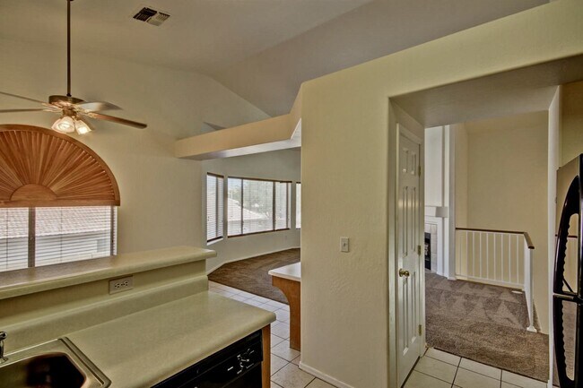 Building Photo - 840 N Bluejay Drive
