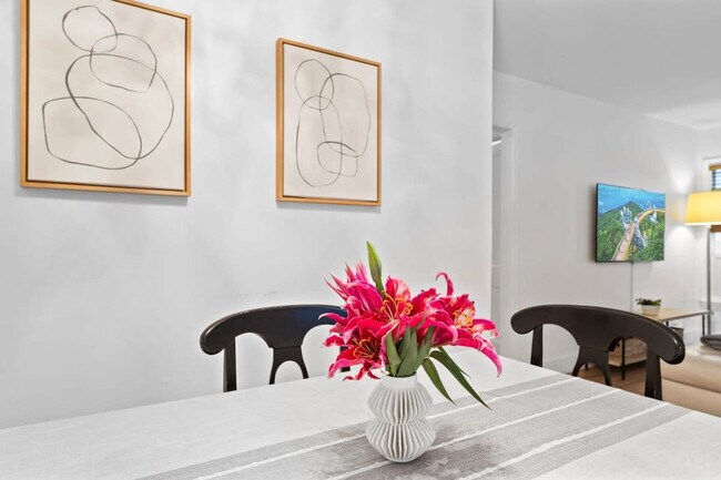 Foto del edificio - 4501 Banister Ln