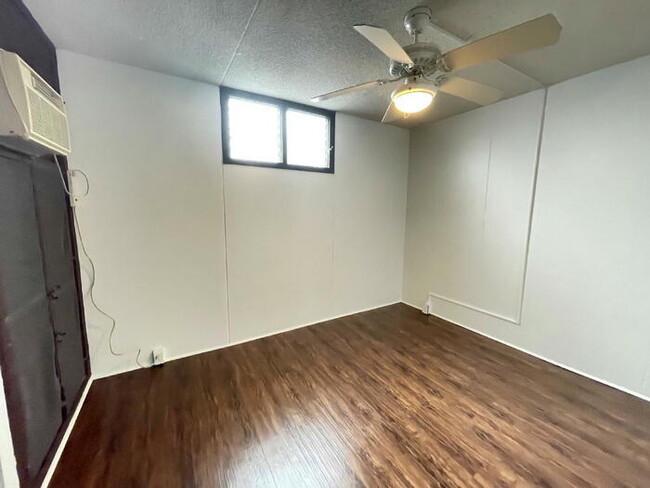 Building Photo - LAKEWOOD 2/1/1 A/C, ceiling fan
