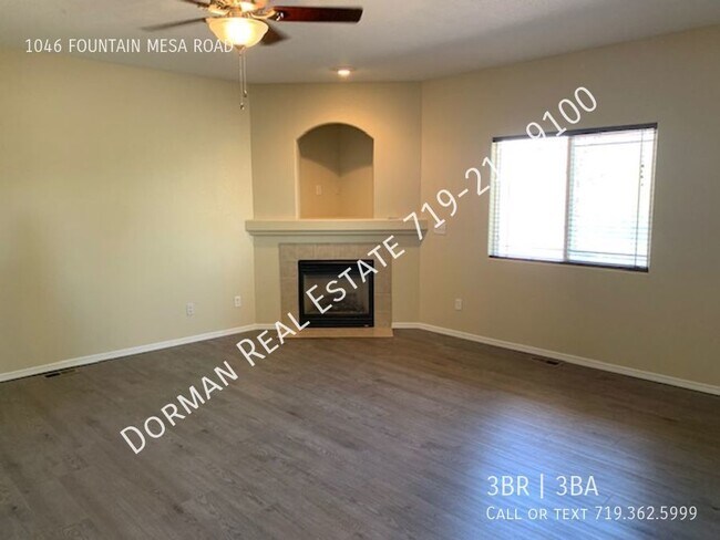 Foto del edificio - Beautiful 3 Bedroom Townhome Near Ft Carson