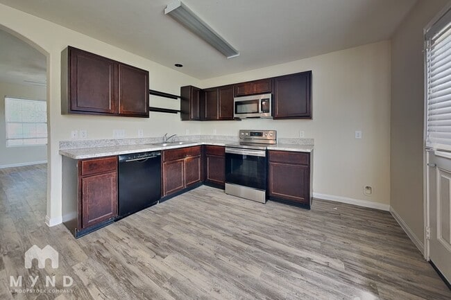 Foto del edificio - 10119 Berrypatch Ln