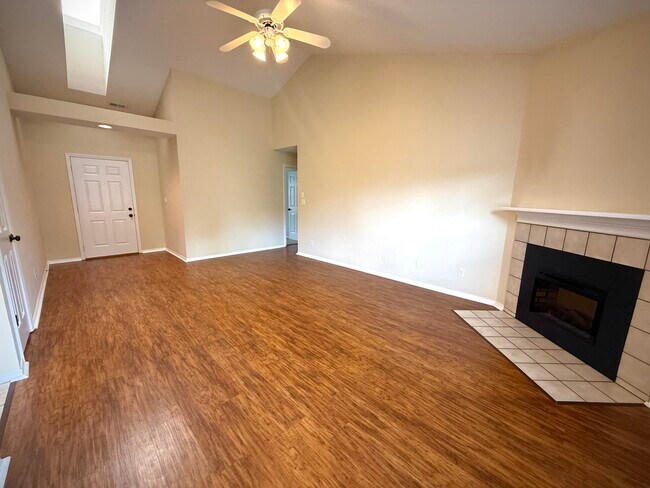 Foto del edificio - 1413 Kinloch Ct