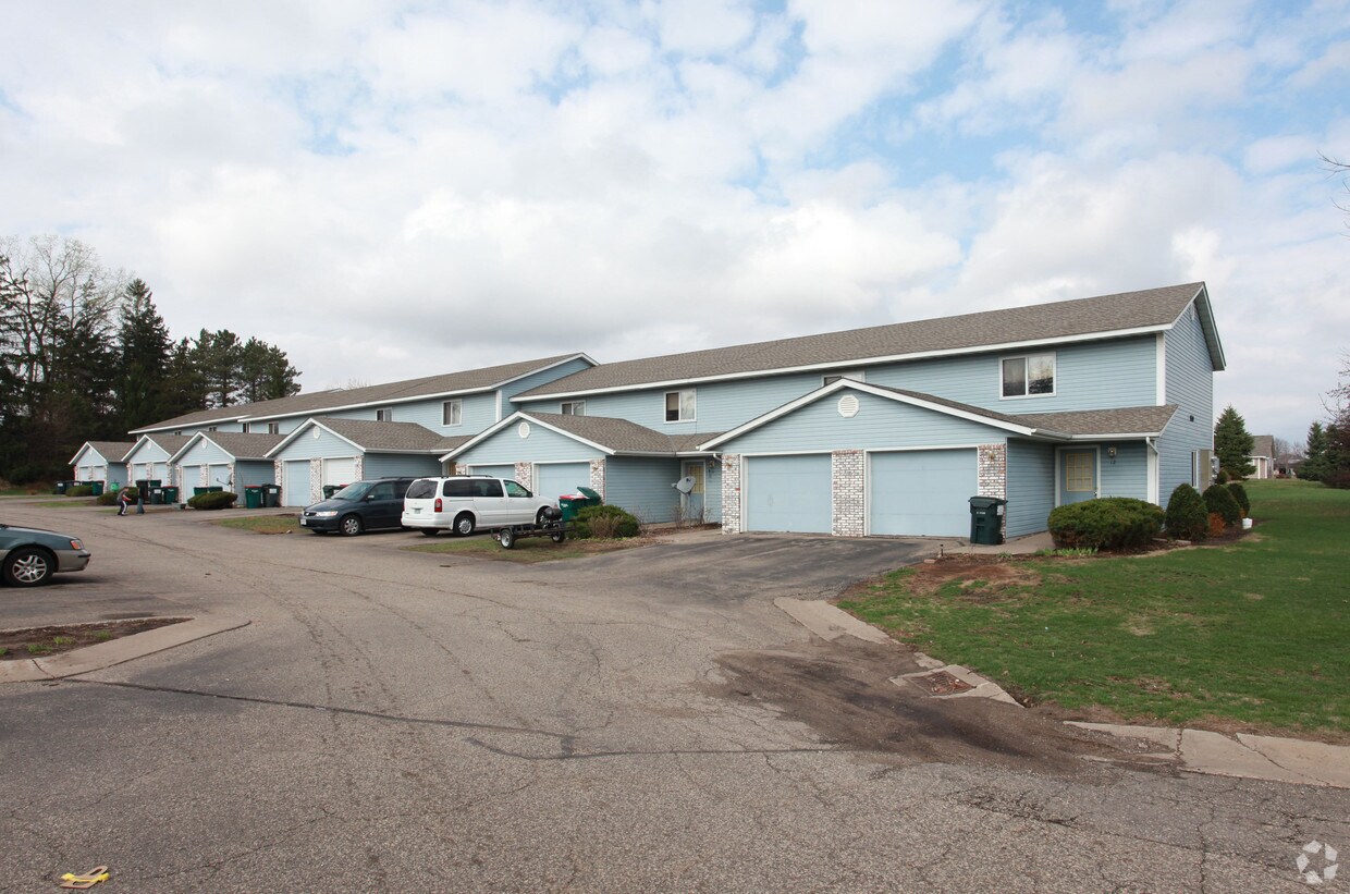1819 Industrial St, Hudson, WI 54016 Apartments in Hudson, WI