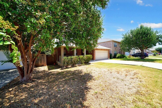 Building Photo - Move-in Ready Home Available in Converse -...