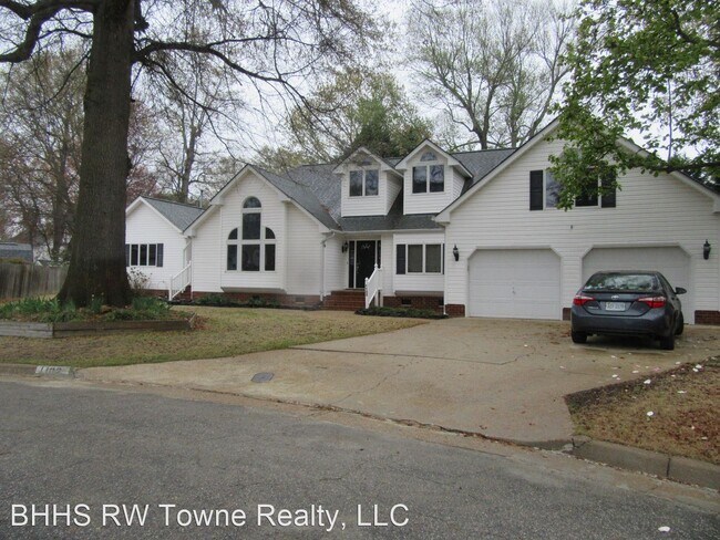 Building Photo - 5 br, 4 bath House - 1102 Club Pines Court