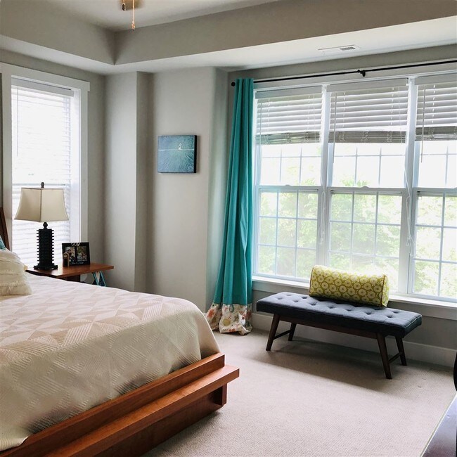 Building Photo - 2038 Avinity Loop