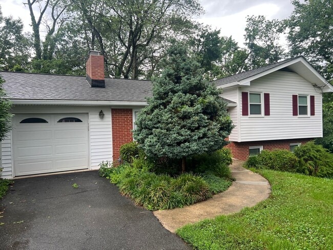 Single Family home in Alexandria- Minutes ... - Single Family home in Alexandria- Minutes ...