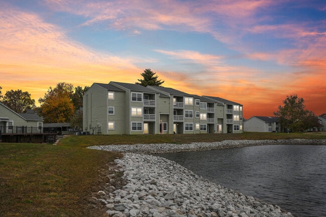Foto del edificio - Pier 39 Apartments & Townhomes