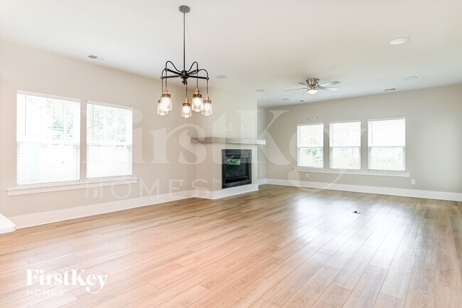 Foto del edificio - 229 Lucca Dr