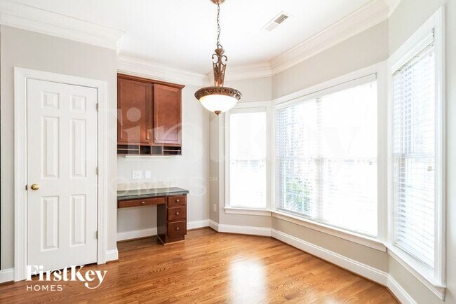 Foto del edificio - 2750 Chestnut Ridge Dr