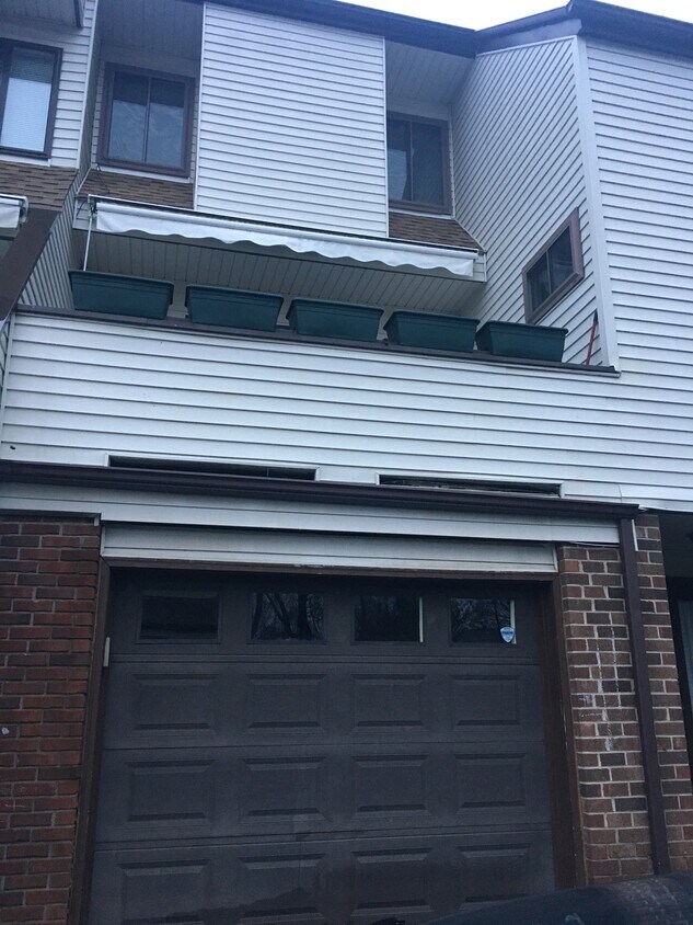Photo - 285 Queen Terrace (Southington, CT)