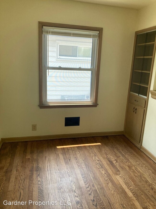 Building Photo - 3 br, 1 bath House - 3900 N 93rd Street