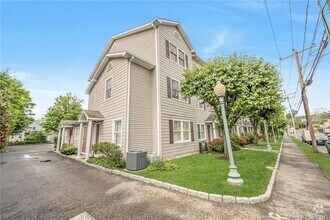 Building Photo - 28 3rd St