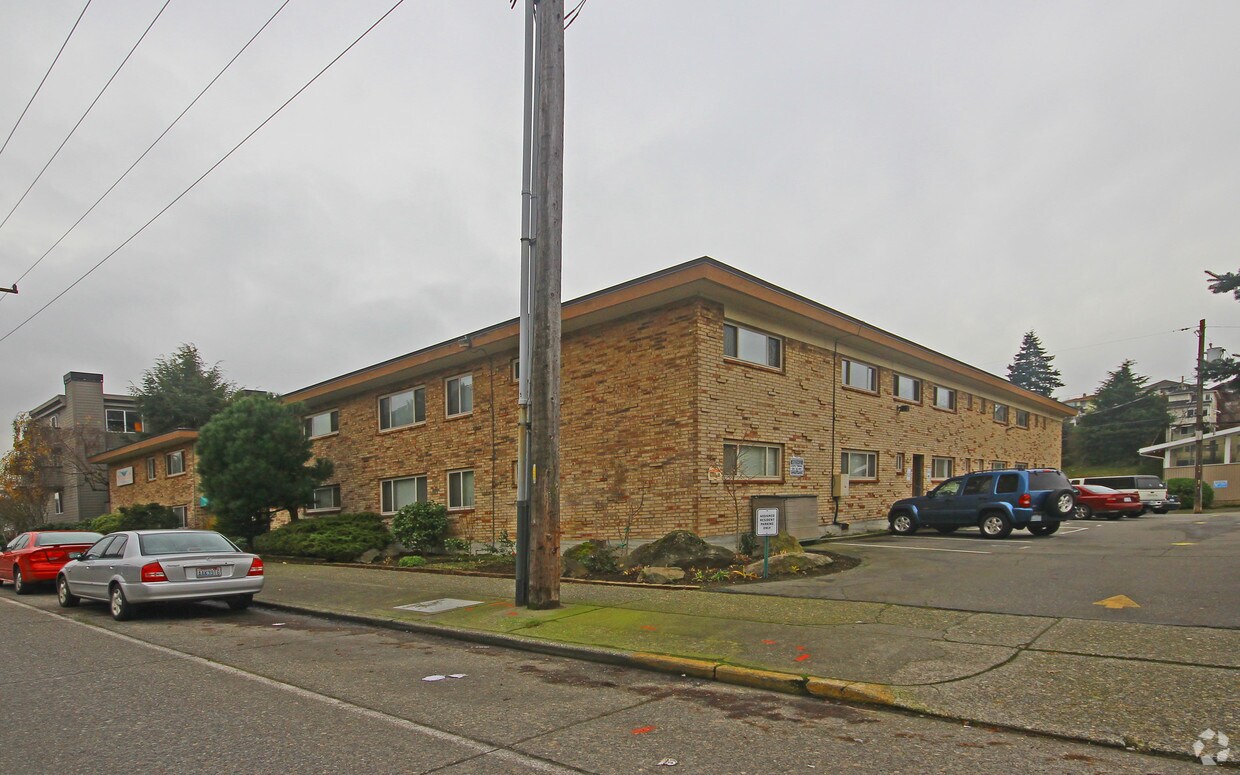 Foto del edificio - Thunderbird Apartments