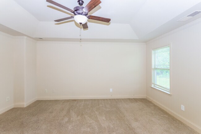 Building Photo - 520 Trousseau Ln