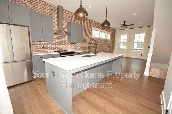 Building Photo - 1264 Zucchini Cir SE