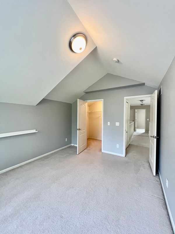 Building Photo - 2064 Warbler Ct