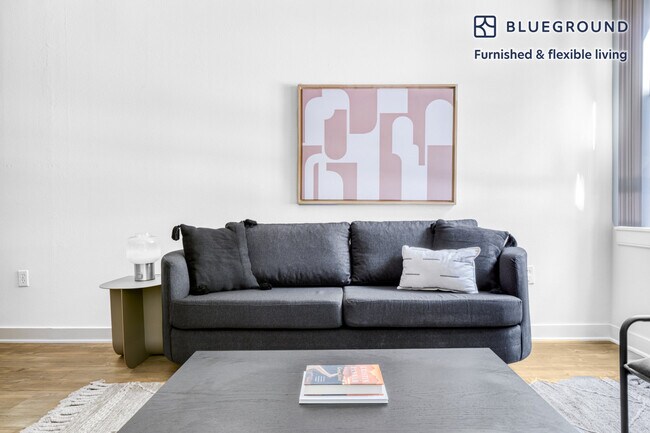 Foto del edificio - 4041 Radford Ave