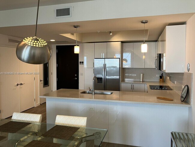 Foto del edificio - 999 SW 1st Ave