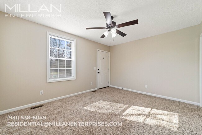 Foto del edificio - Charming Single Family Home Featuring Spacious Floor Plan and Eat-In Kitchen - Enjoy Your First M...