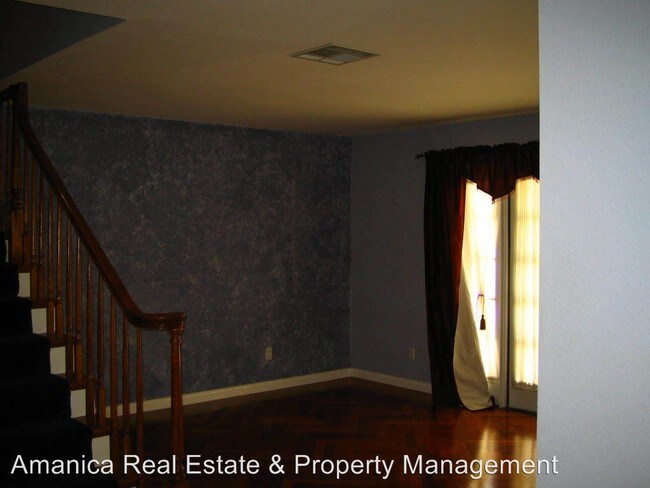 Building Photo - 1002 Via Zapata