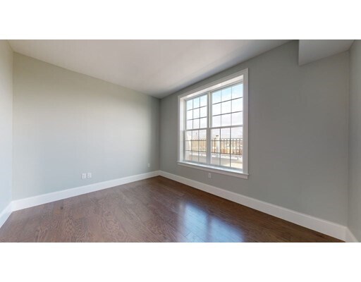 Building Photo - 8 Sanborn St