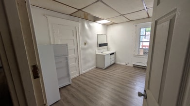 Building Photo - 1235 32nd St