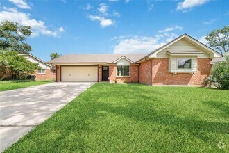 Building Photo - 5418 Poinciana Dr
