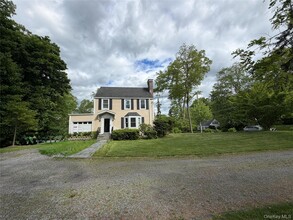 Building Photo - 186 Clarence Rd
