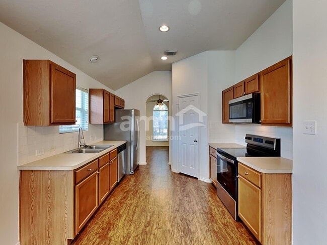 Building Photo - 18413 Sunrise Oaks Ct