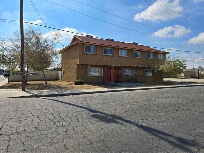 Foto del edificio - Spacious 3 bedroom, 2.5 bathroom townhome....