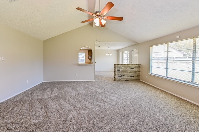 Foto del edificio - 8403 Rustwood Ct