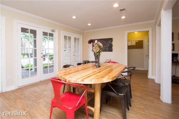 Building Photo - 17033 Butte Creek Rd